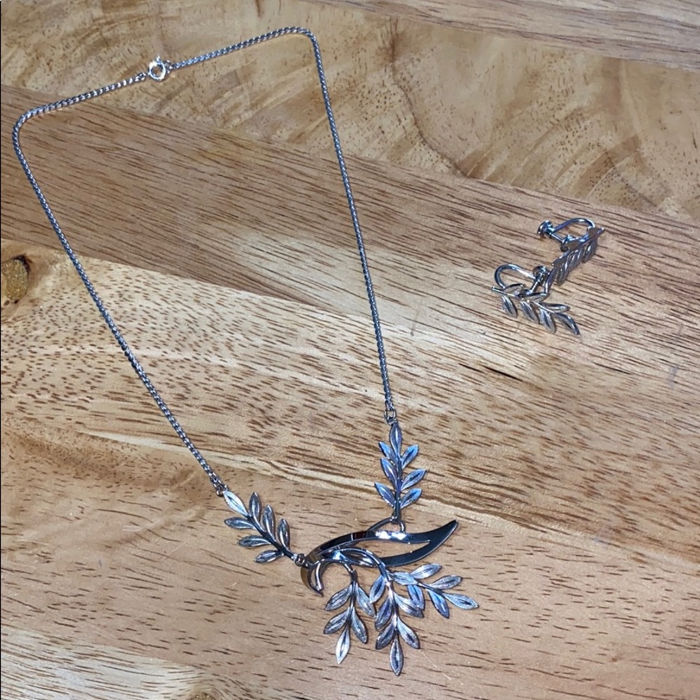 VINTAGE NECKLACE AND EARRING SET